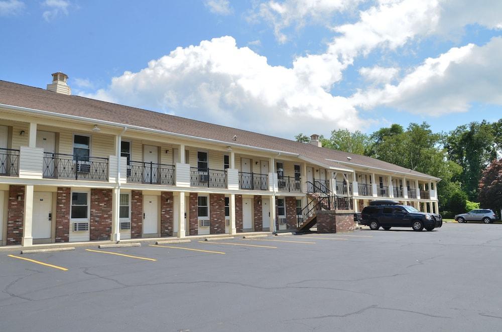 Econo Lodge Sturbridge Route 20 Exterior foto