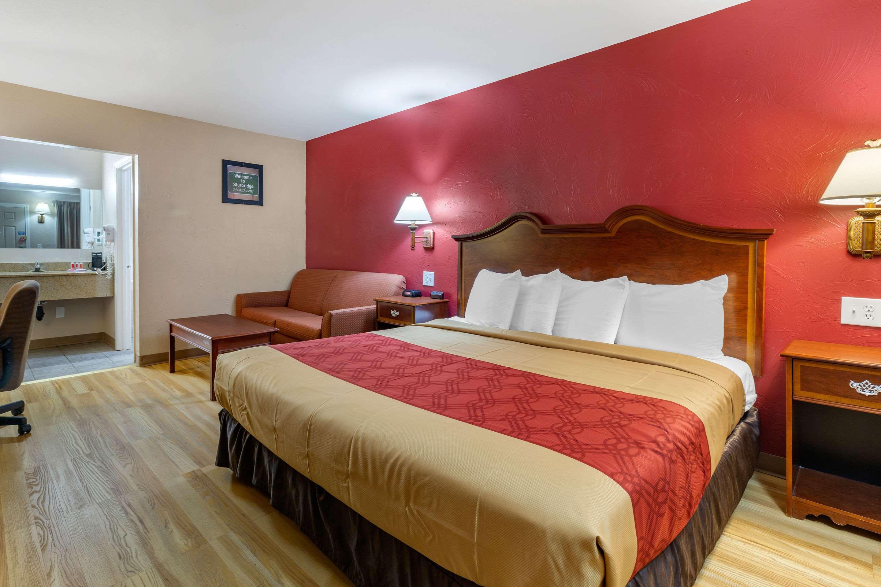 Econo Lodge Sturbridge Route 20 Exterior foto