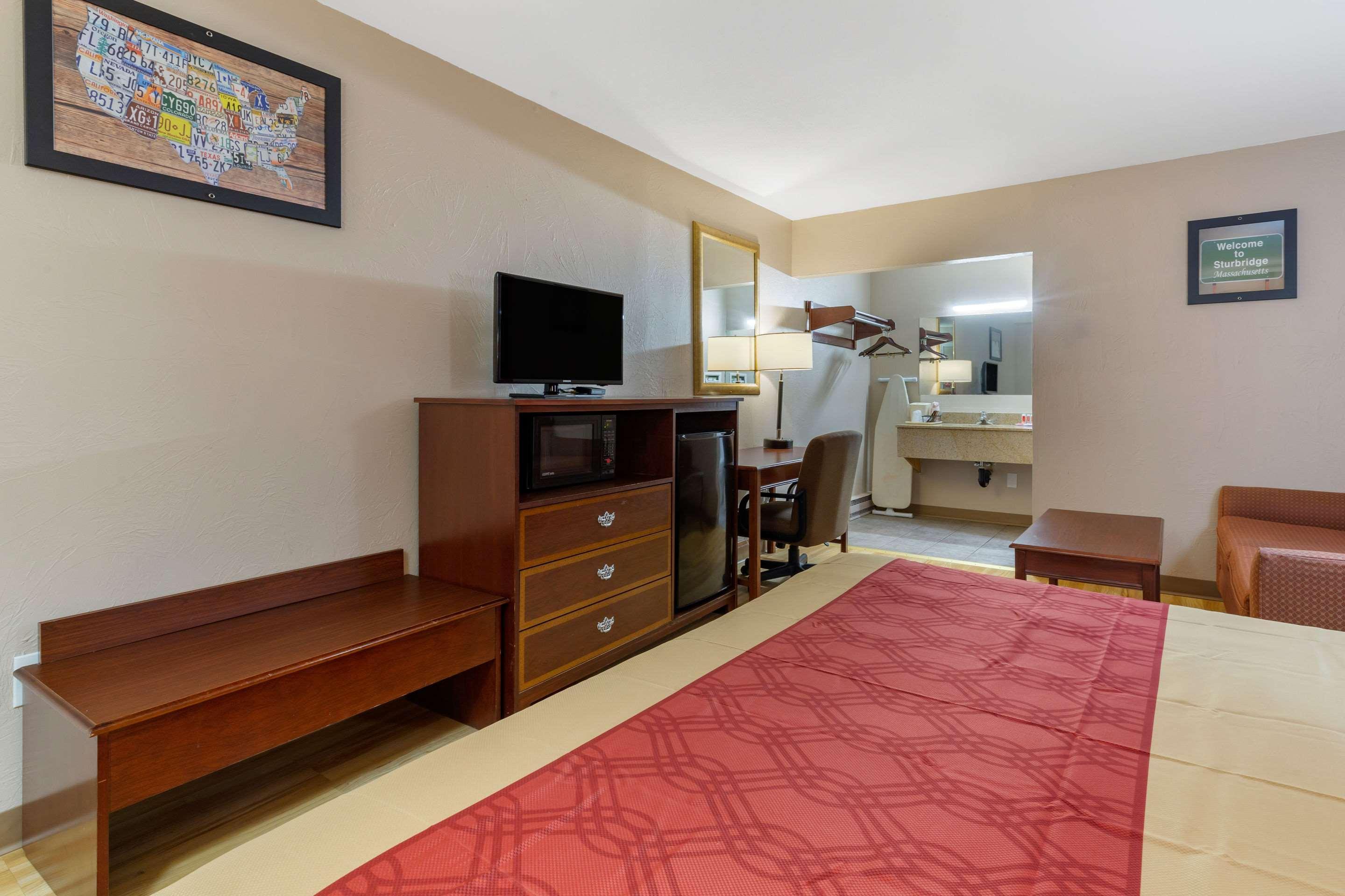 Econo Lodge Sturbridge Route 20 Exterior foto