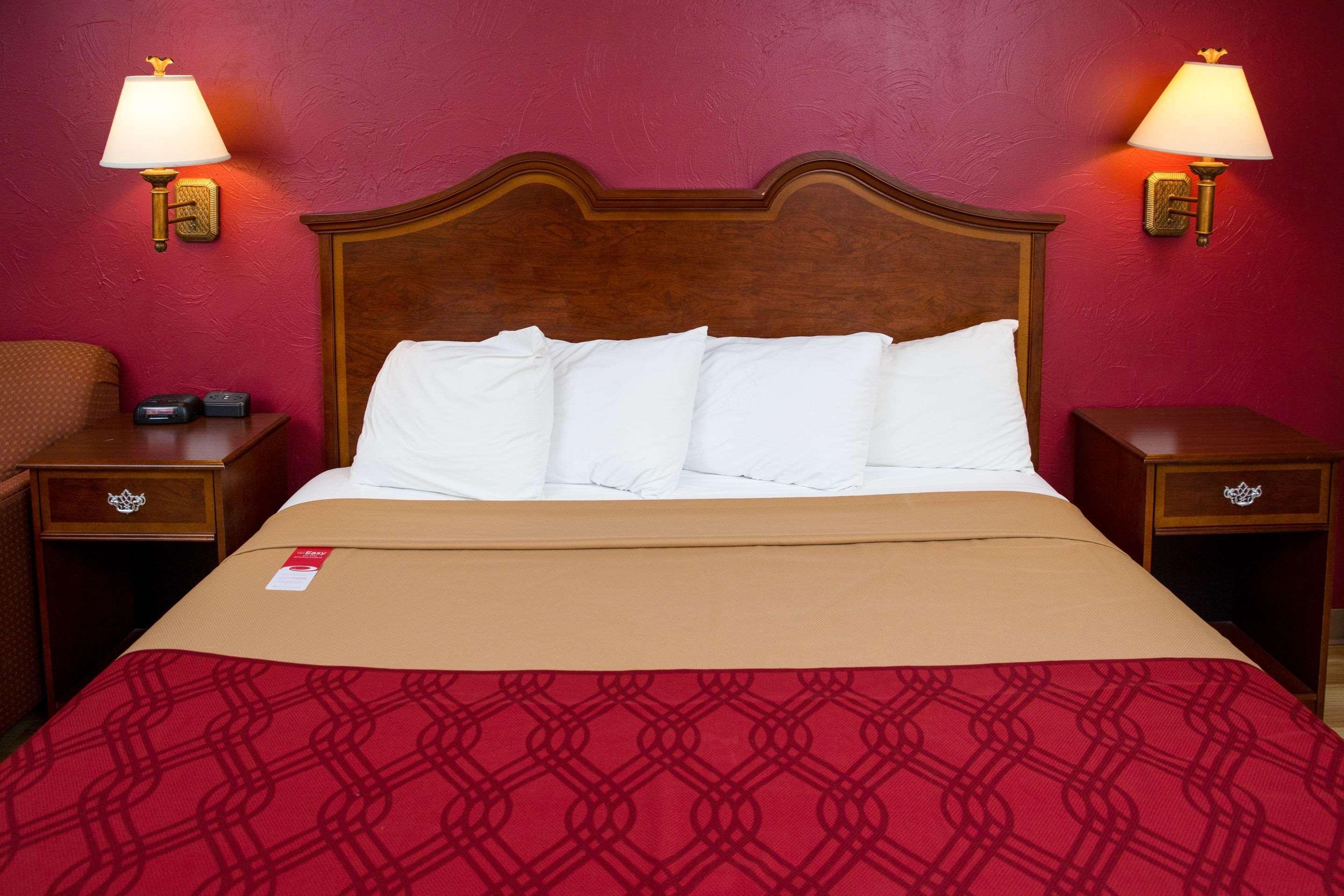 Econo Lodge Sturbridge Route 20 Exterior foto