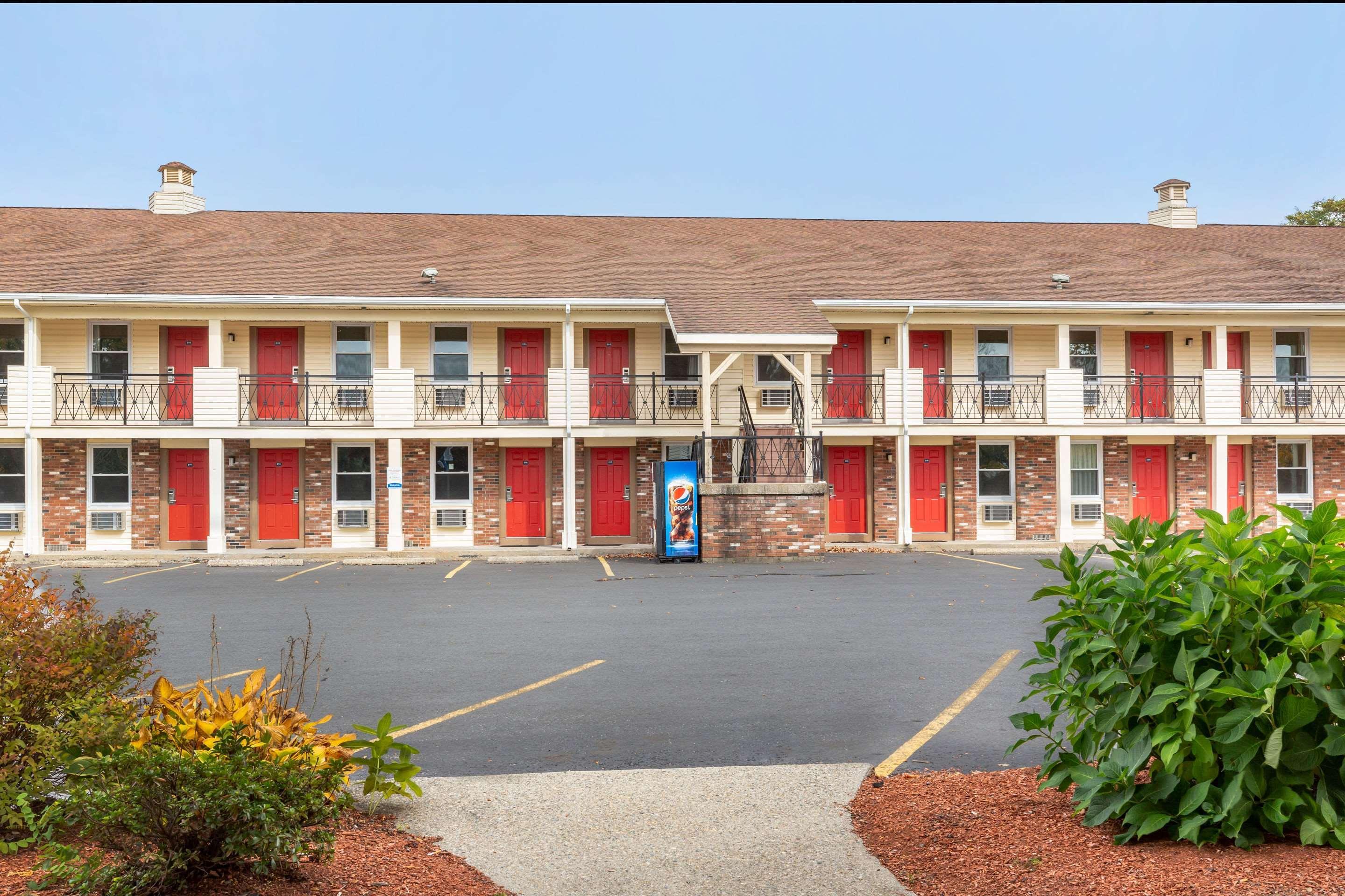 Econo Lodge Sturbridge Route 20 Exterior foto