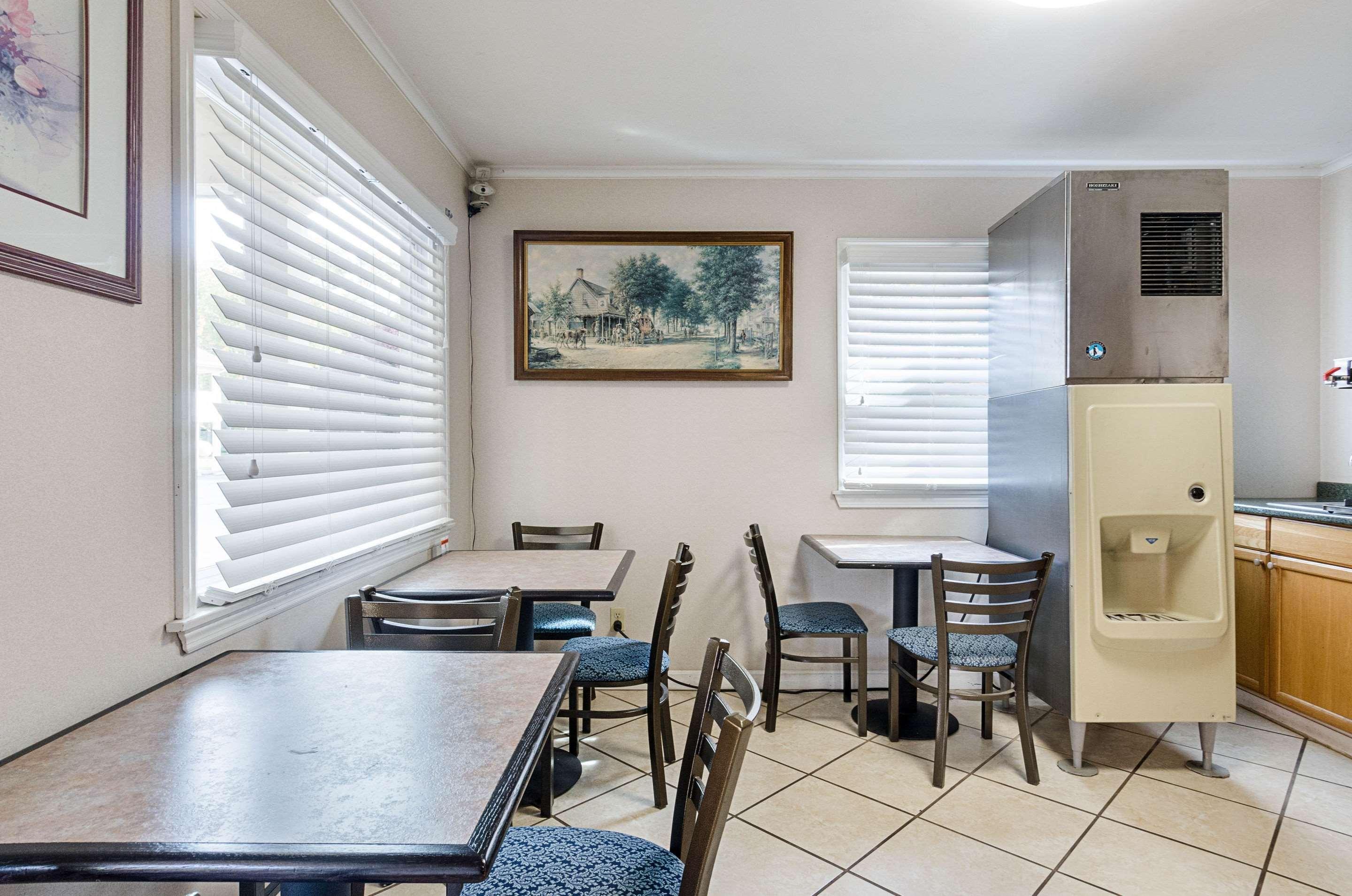 Econo Lodge Sturbridge Route 20 Exterior foto