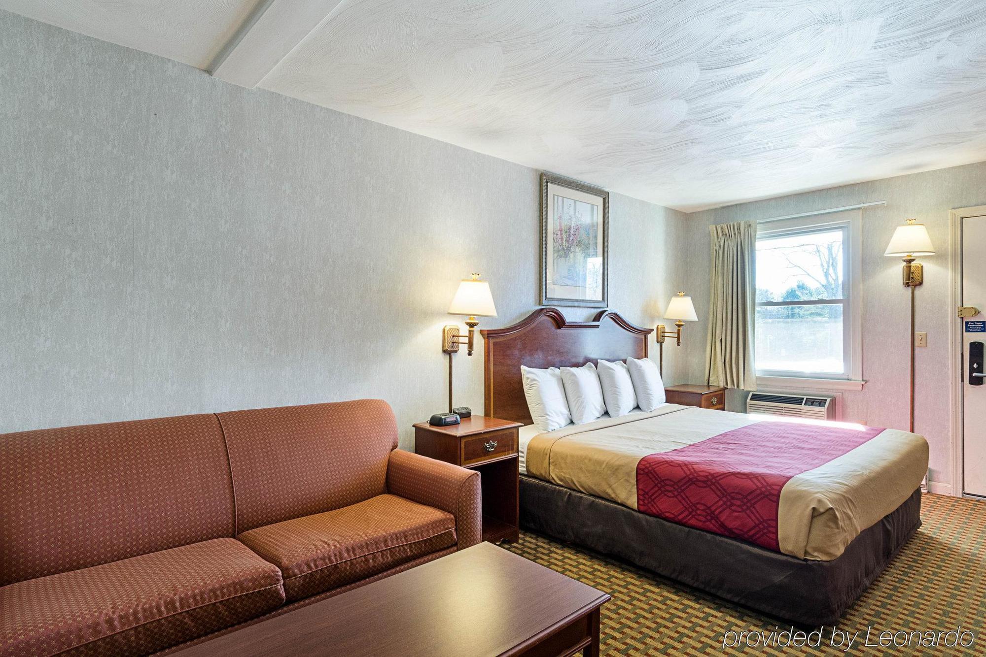 Econo Lodge Sturbridge Route 20 Exterior foto