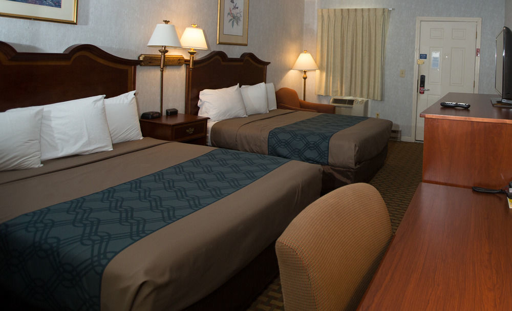 Econo Lodge Sturbridge Route 20 Exterior foto