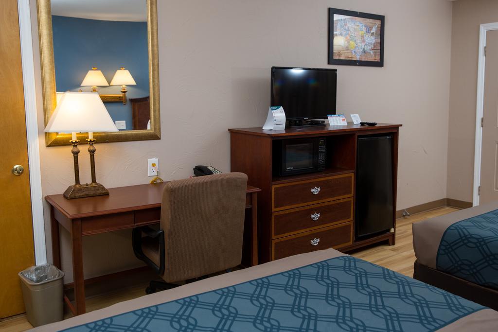 Econo Lodge Sturbridge Route 20 Exterior foto